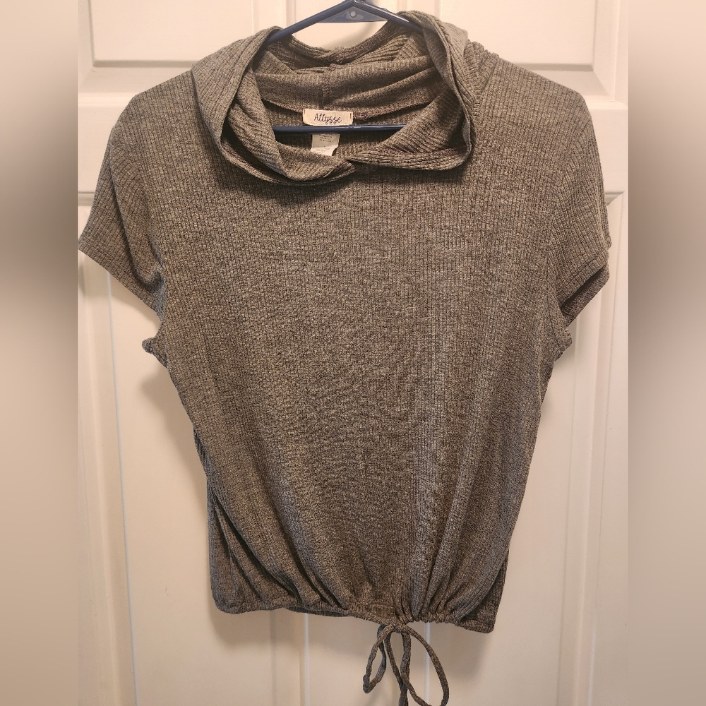 Gray Short Sleeve Hooded Top Ladies Small
